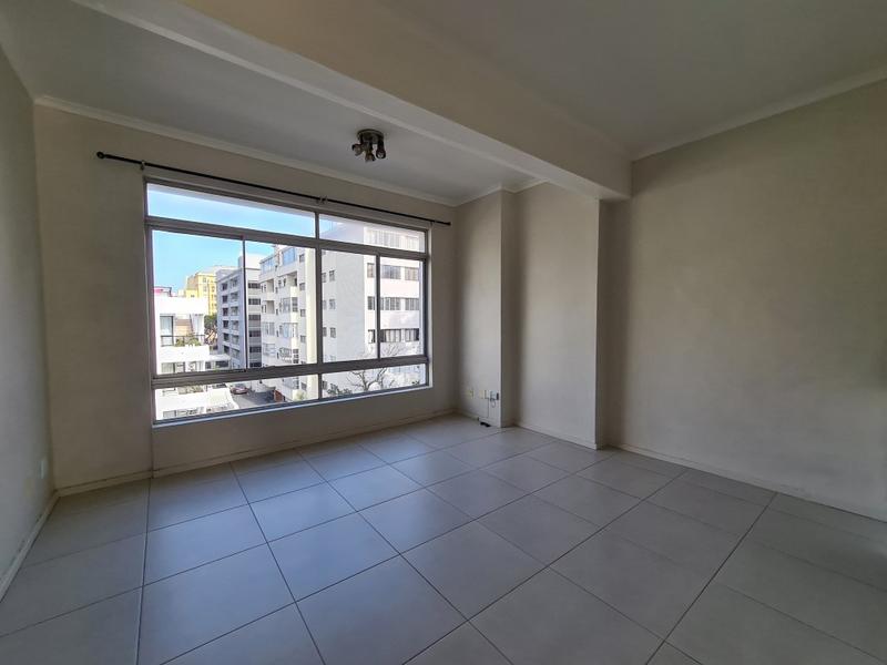 1 Bedroom Property for Sale in Sea Point Western Cape